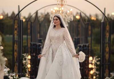  نگاهی به لباس عروس مریم مومن / خانم بازیگر با لباس عروس ترند سلطنتی درخشید + عکس