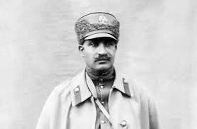  عکس یادگاری رضاشاه با رولزرویس