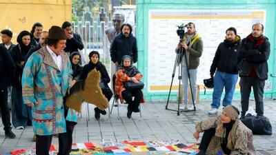  گزارش تصویری / نمایش‌های خیابانی جشنواره تئاتر فجر