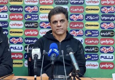  رضایی: چمن ورزشگاه شرایط بازی ندارد/استقلالی ها وقت را تلف می کردند