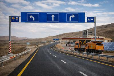  افتتاح پروژه‌های راهداری مرکزی با اعتبار ۱۰۲۰ میلیارد / از رفع ۳۷ نقطه حادثه‌خیز تا مجتمع بین راهی با نیروگاه خورشیدی