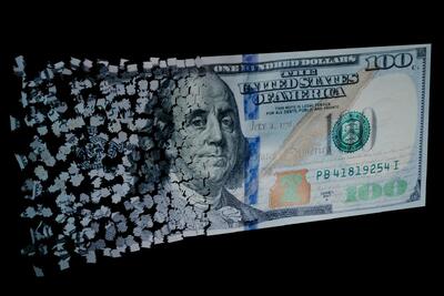  دلار در سایه سیاست؛ وقتی رشد اقتصادی هم ناجی اسکناس سبز نیست