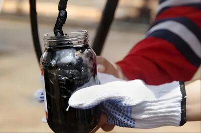  ببینید | بوسه وزیر انرژی آمریکا بر نفت ونزوئلا