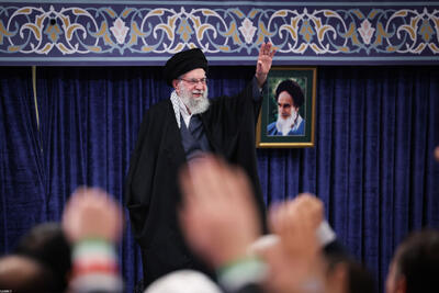  جمهوری اسلامی یعنی ملت زنده، پابرجا و مستحکم ایران