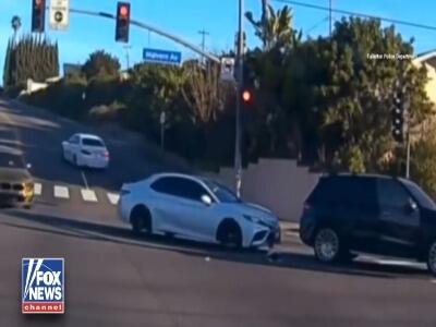  سقوط کودک از خودروی شاسی‌بلند درحال حرکت