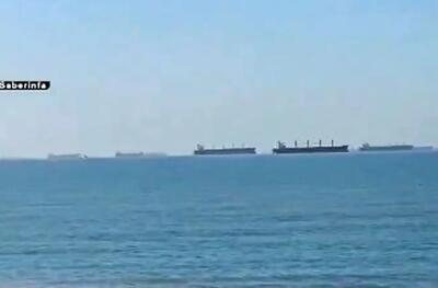  انتظار کشتی‌ها در ورودی تنگه هرمز برای پایان رزمایش