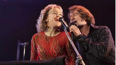  نقد فیلم Song Sung Blue ؛ نمایشی از عشق، موسیقی و دومین فرصت