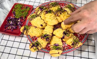  طرز تهیه شیرینی خشک وانیلی برای عید؛ خودت برای عید شیرینی درست کن