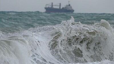  دریای خزر متلاطم می‌شود/ وزش باد شدید و گرد و خاک در ۹ استان