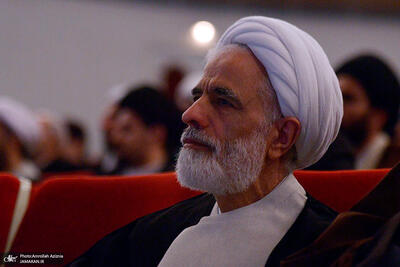  انصاری، معاون حقوقی رئیس‌جمهور: برداشت‌های سلیقه‌ای را جایگزین کل دین کرده‌ایم/ در شرایطی که وزیر خارجه ما به دستور رئیس جمهور و تحت هدایت کلی رهبر معظم انقلاب مذاکرات سخت را پیگیری می‌کند، نباید مخالفان مذاکره در رسانه‌های رسمی حضور پیدا کنند