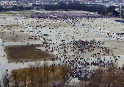  واکنش پاورقی به انگلیسی صحبت کردن نور پهلوی در سخنرانی لس‌آنجلس