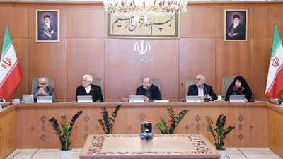  گزارش وزیر امور خارجه از روند مذاکرات اخیر/ تشریح آخرین وضعیت تأمین دارو و تجهیزات پزشکی توسط وزیر بهداشت،‌درمان و آموزش پزشکی