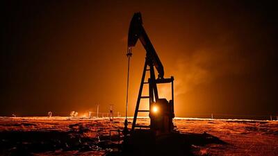  رویترز: با پیشرفت در مذاکرات ایران و آمریکا و امید به کاهش تنش‌ها، قیمت نفت اندکی کاهش یافت