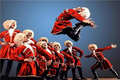  آواز شاد/رقص آذری صحنه رو به آتش کشید/تشویق مردم قطع نمیشه