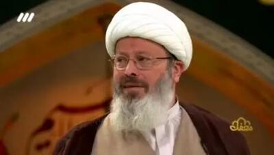  ببینید| آوازخوانی روحانی جنجالی برنامه محفل در تلویزیون؛ قاسمیان «از خون جوانان وطن»‌ را خواند!