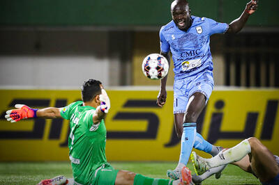  صدرنشین به توپ بسته شد