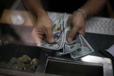  روند صعودی نرخ دلار در بازار و مرکز مبادله ادامه دارد
