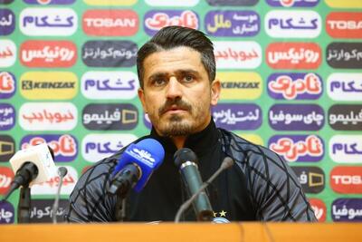  غفوری: تیم بزرگ استقلال باید برای قهرمانی بجنگد
