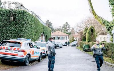  میان شمشیر و شاخه زیتون