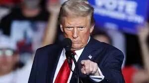  اکسیوس: برخی مشاوران ترامپ از او خواسته‌اند فعلاً از حمله به ایران خودداری کند / در حلقه داخلی ترامپ، تردید‌هایی درباره عاقلانه بودن آغاز عملیات تغییر رژیم در ایران وجود دارد