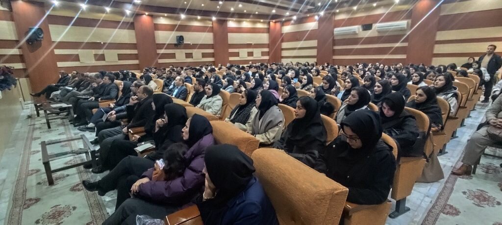 برگزاری دوره‌های آموزشی «کاربرد هوش مصنوعی در تدوین مقالات و پایان‌نامه‌های دانشجویی» در منطقه آزاد ماکو