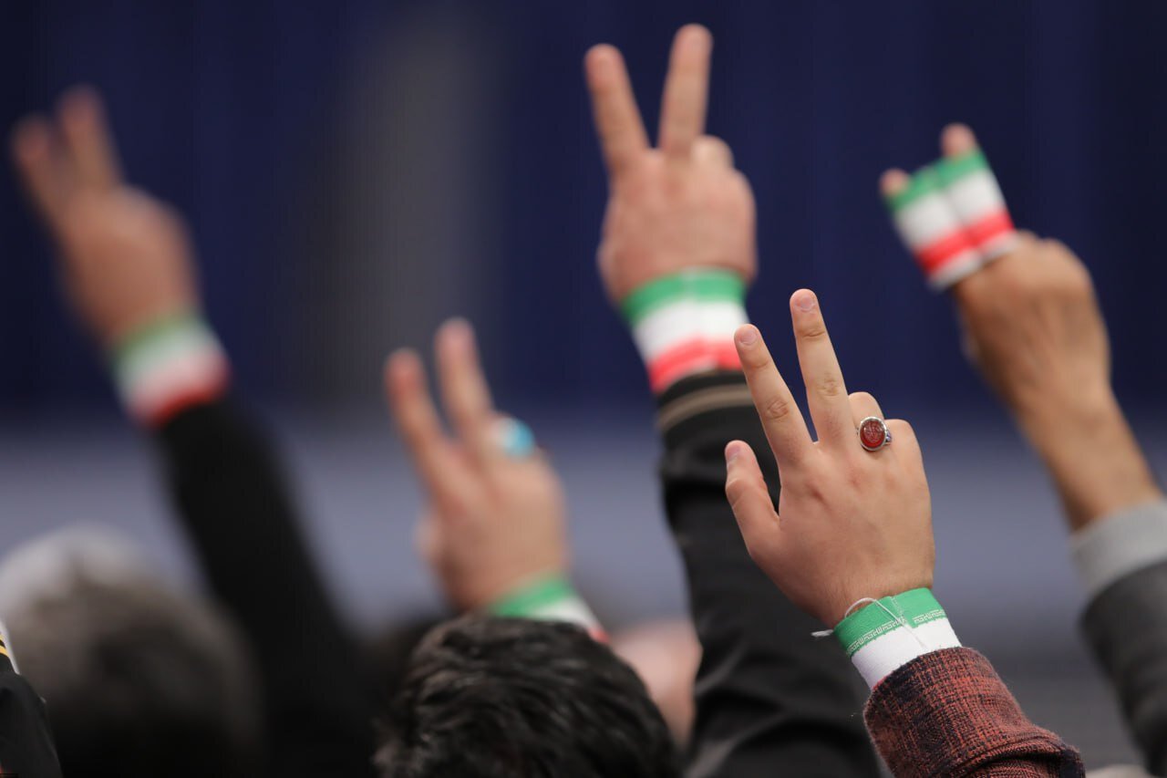 سرمقاله وطن امروز/ درباره ملتی که از خود دفاع می‌کند