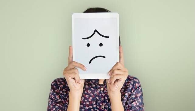 نقش اینستاگرام در نگرش دختران جوان به ظاهر خود