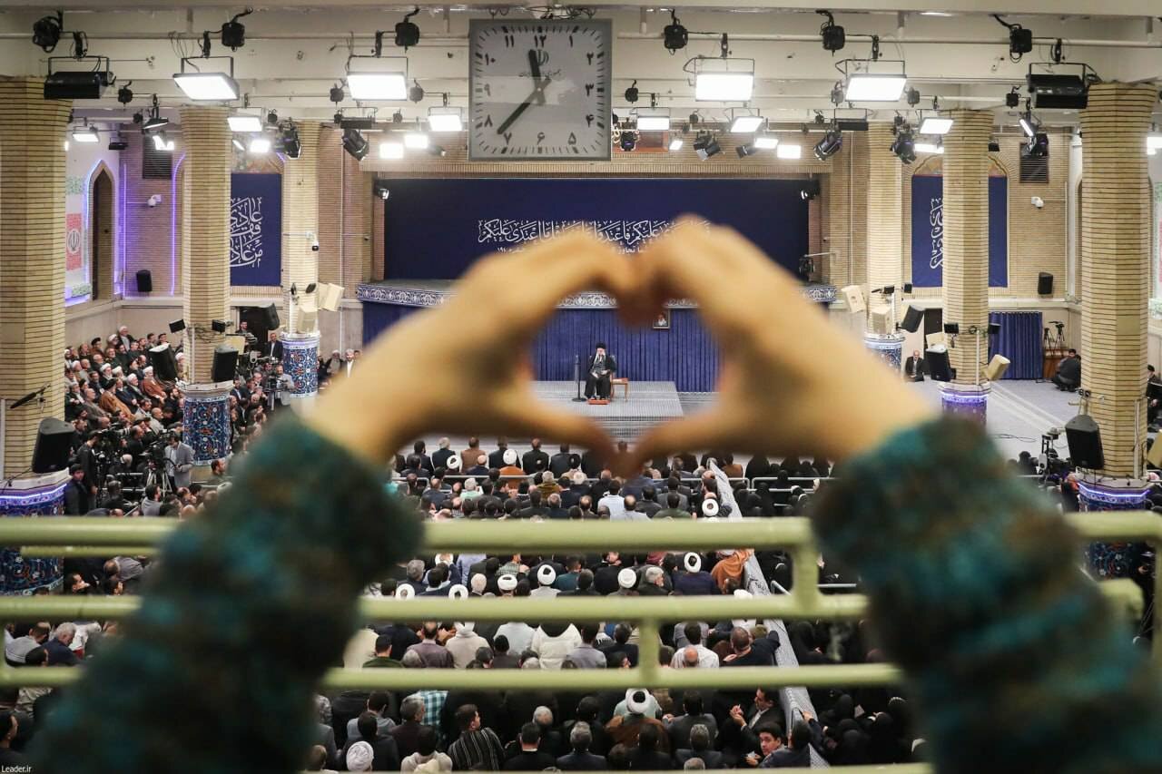 عکس/  قاب ویژه از دیدار امروز مردم آذربایجان شرقی و تبریز با رهبر انقلاب