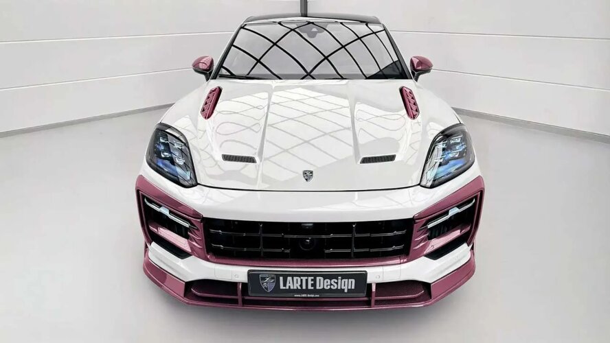 تیونینگ عجیب لارته دیزاین برای پورشه کاین با لباس کربنی صورتی!