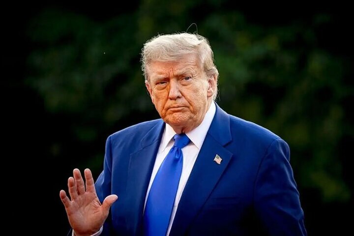 بلومبرگ: به نظر می‌رسد ترامپ، دست‌کم در حال حاضر از حمله به ایران صرف‌نظر کند