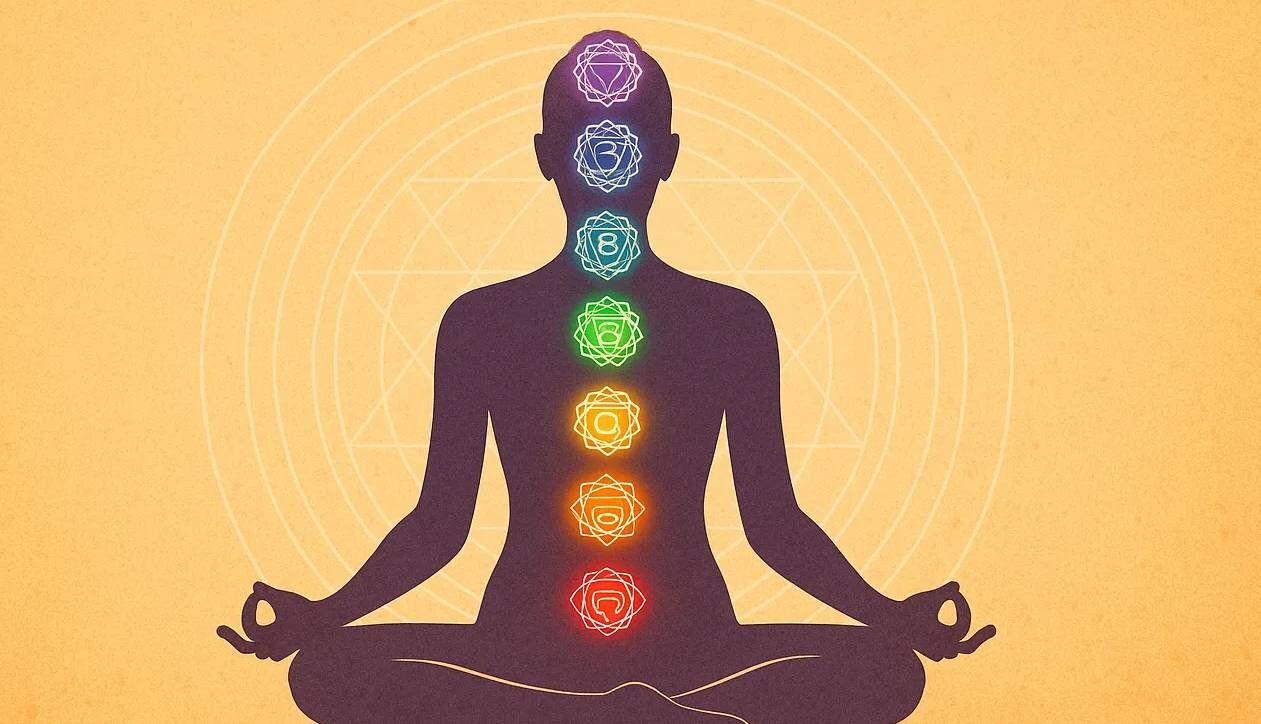 چاکرای باز و عقل بسته؛ بازار میلیاردی انرژی درمانی